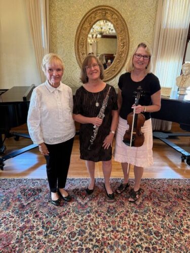 Mozart Club Hears Colonial-Era Music